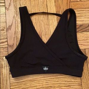NWOT Alo yoga sports bra size small